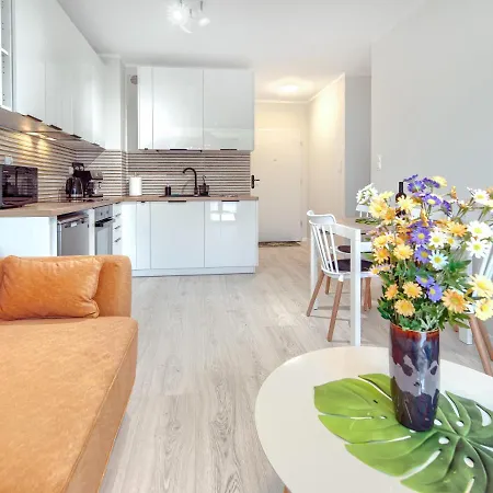 Tricity Retreat With Parking - By Rentujemy Apartment Straschin