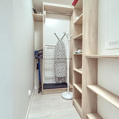 Apartment Tricity Retreat With Parking - By Rentujemy